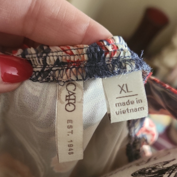 Floral Ruffle Halter Top - Picture 2 of 4